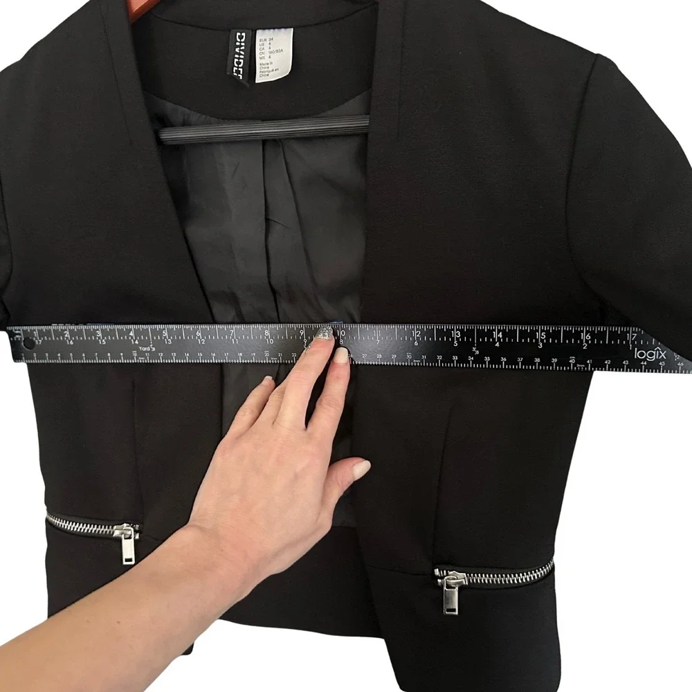 H&M Divided Cropped Blazer Jacket Womens Size 4 Black Open Front Zipper